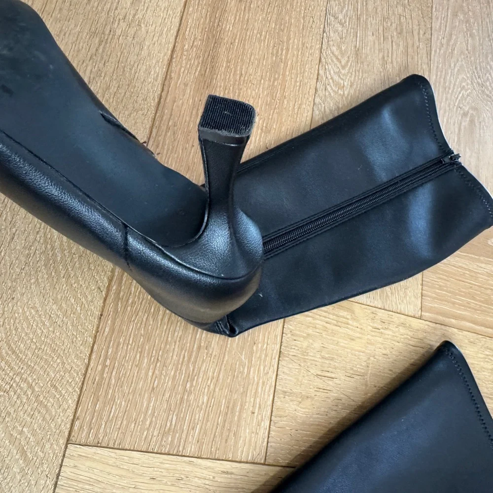 Steve Madden Black Knee-High Women's Boots - Picture 10 of 13
